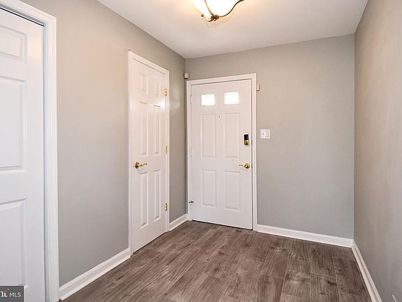 3rd image of 10463 White Granite Ct