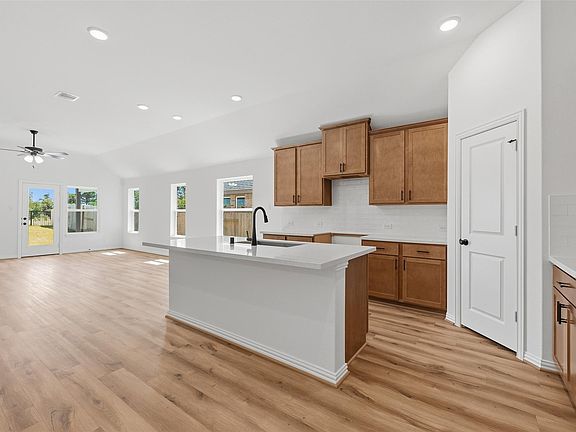 2nd image of 2012 Shady Glen Ln
