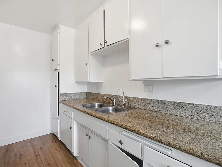 7100 Fulton Ave — Photo 6