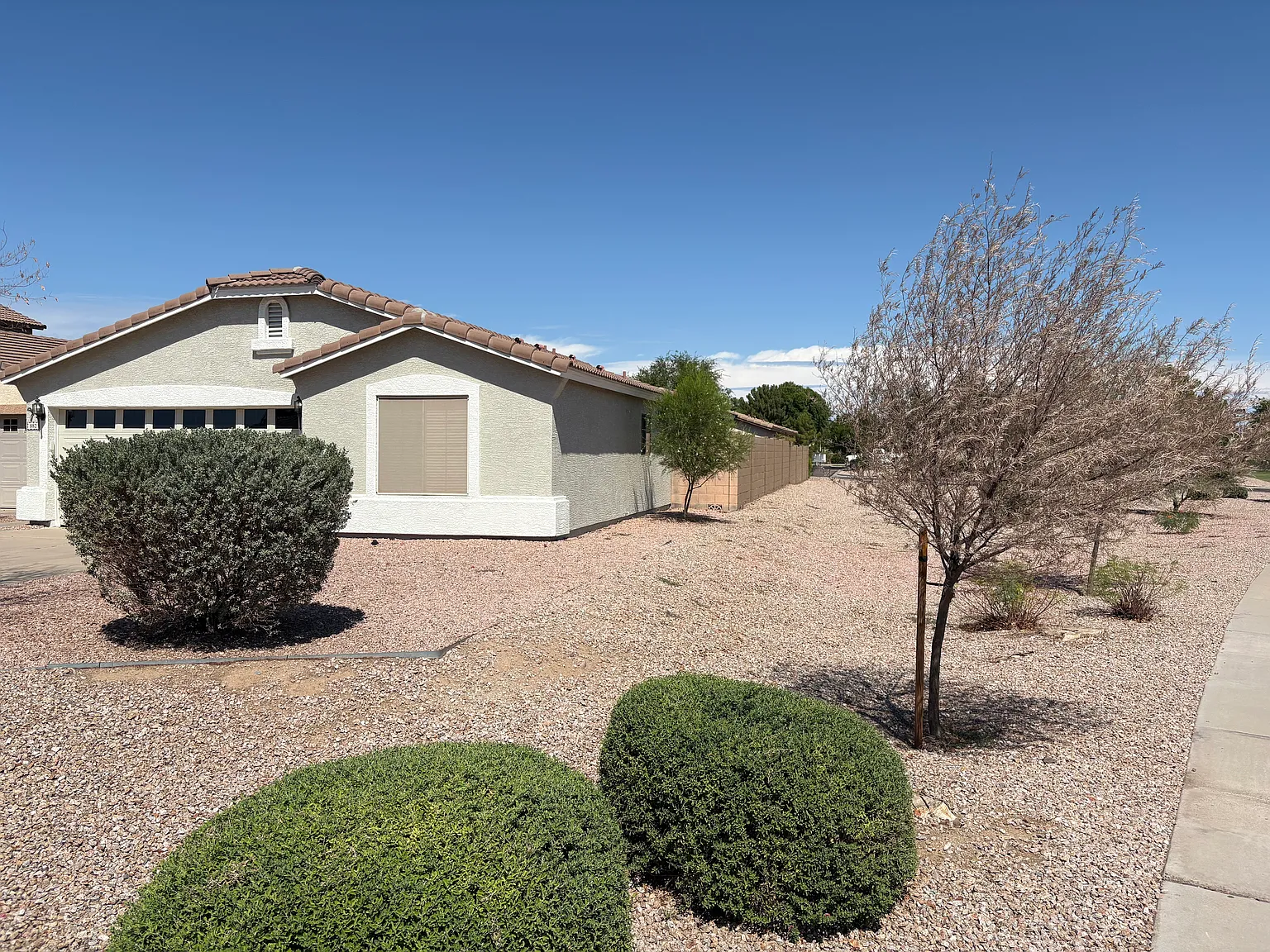 882 E Lamonte St — Photo 2