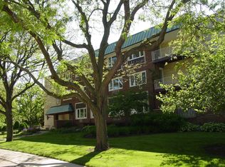 2812 E Bel Aire Dr APT 101, Arlington Heights, IL 60004