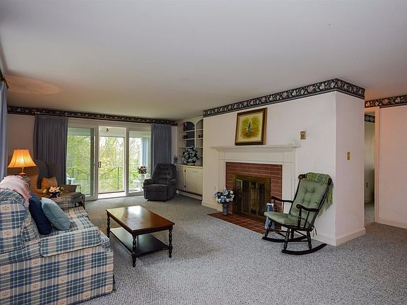 3rd image of 19 Highview Dr