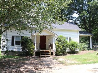217 Eaton St, Central, SC 29630