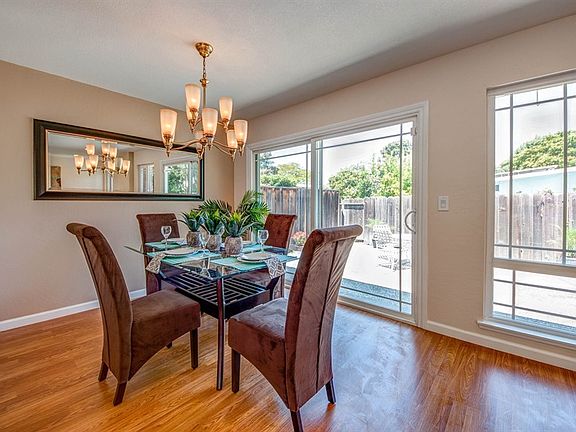 4th image of 1020 Bentoak Ln