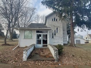 41 S Stephens St, Preston, IA 52069