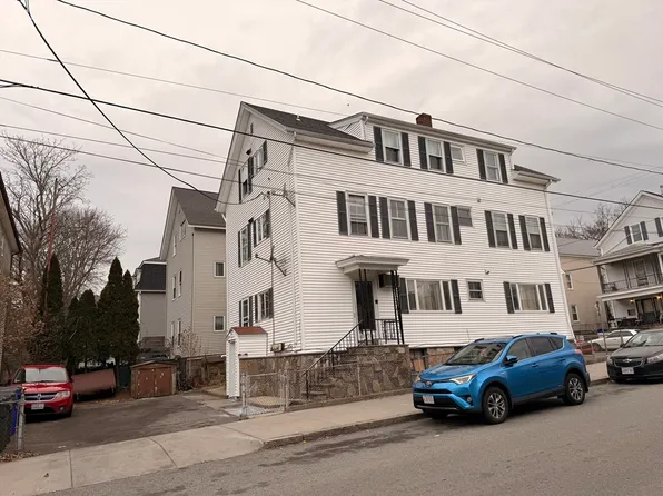 631 Walnut St, Fall River, MA 02720