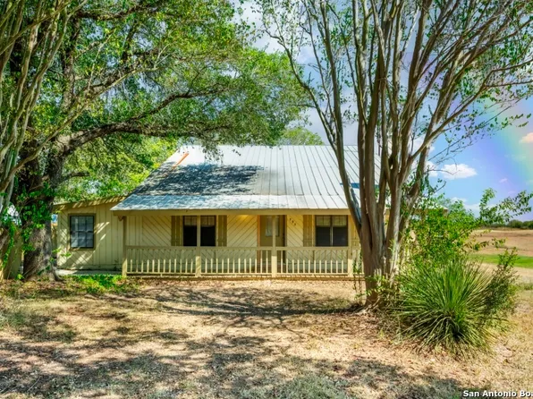 795 S STATE HIGHWAY 16, Jourdanton, TX 78026