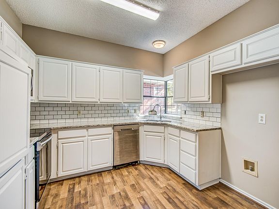 5th image of 2015A Greenview Dr