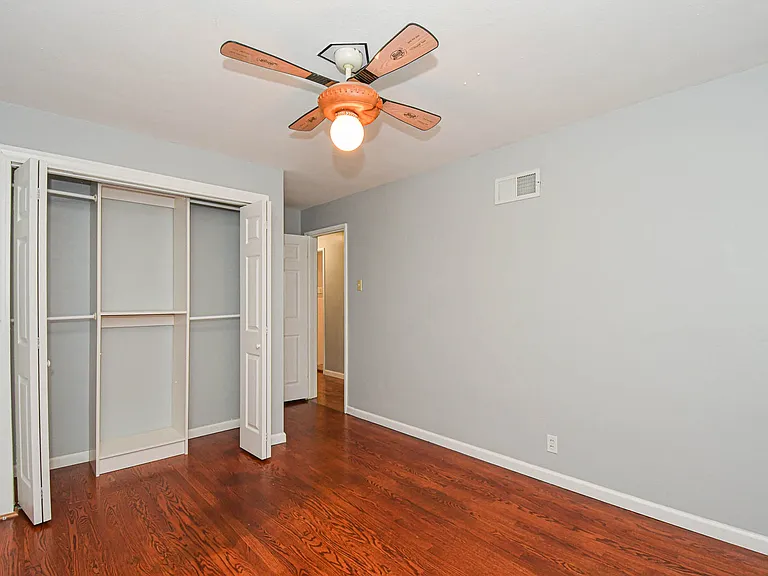 819 Renee Ln — Photo 25