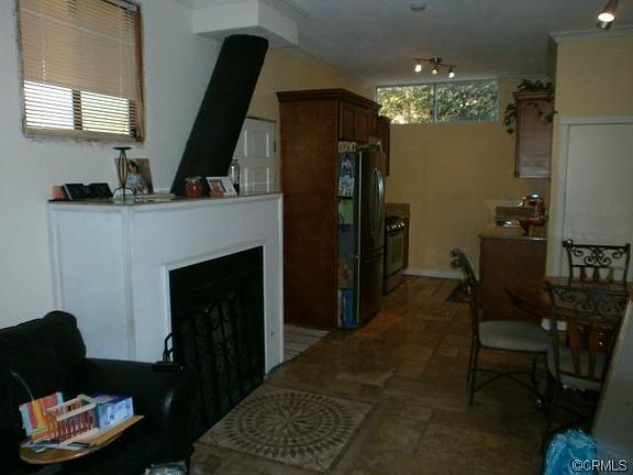 3rd image of 215 N Cabrillo Ave