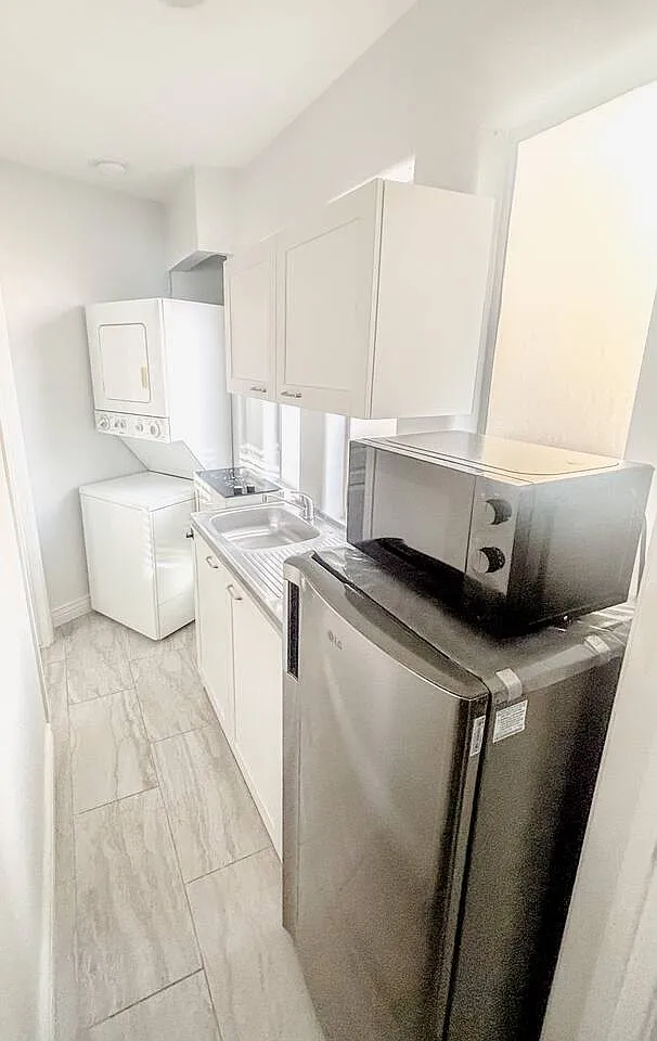 1 bed, 250 sqft, $1,395 — Photo 3