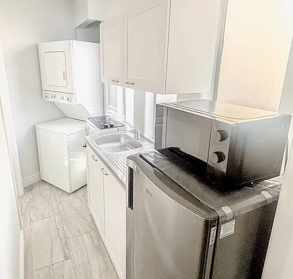 750 E Eagle Ln #1A — Photo 3