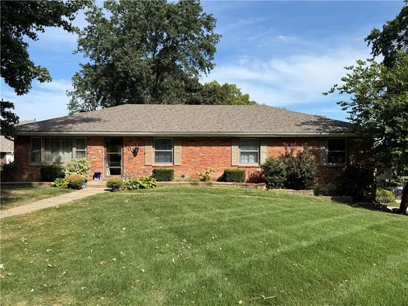 200 W 104th Ter, Kansas City, MO 64131