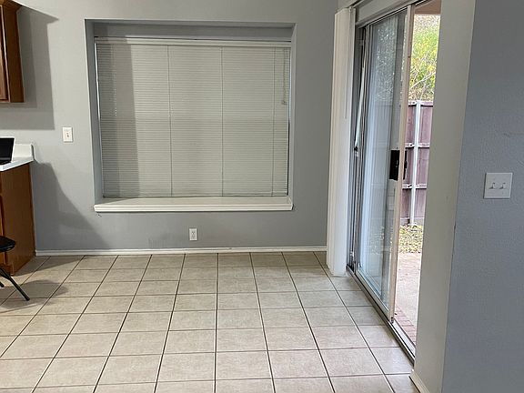 4th image of 122 Pheasant Ln