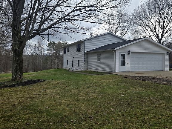 3rd image of 131 Zwilling Rd W