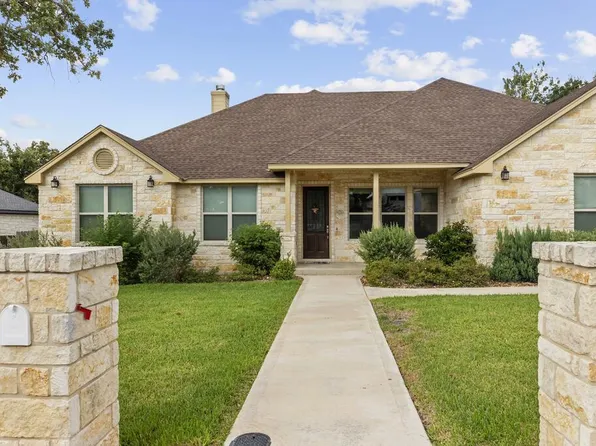 2145 Stone Mdw, Fredericksburg, TX 78624