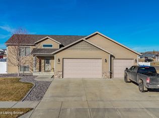 1436 Marilyn Way, Dickinson, ND 58601