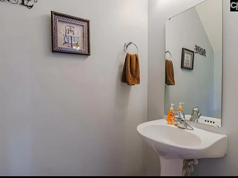 204 Meyer Ln — Photo 4