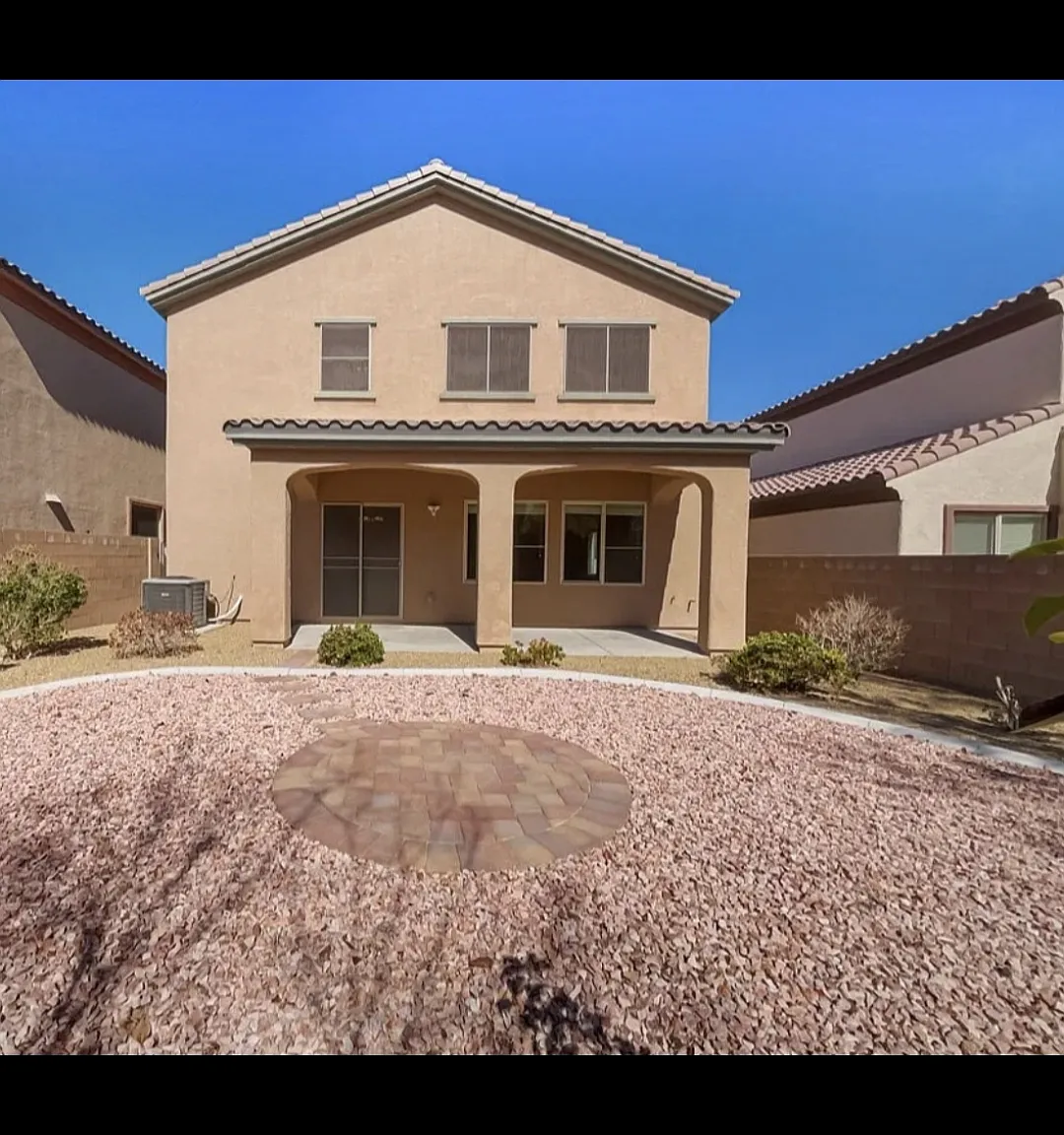 4 bed, 2.5 bath, 1875 sqft, $3,000 — Photo 1