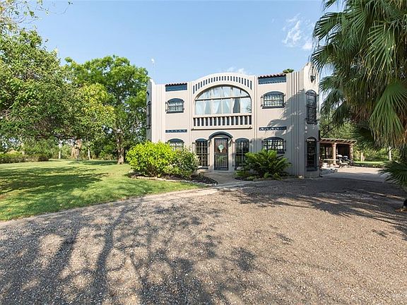 2nd image of 630 Moon Lake Dr N
