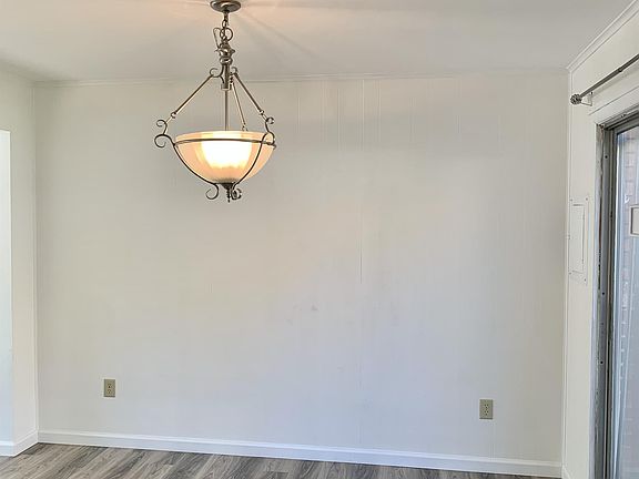 4th image of 6820 Linville Dr #21-1