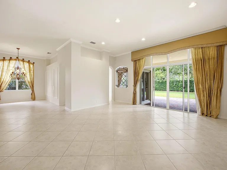 195 Sedona Way — Photo 7