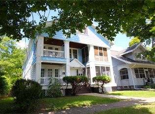 204 3rd St APT 3, Liverpool, NY 13088