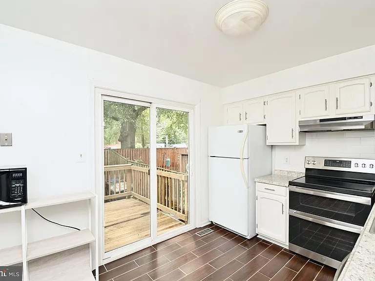 3804 Brighton Ct — Photo 8