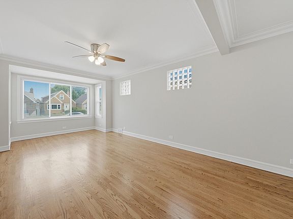 2nd image of 8004 S Richmond St