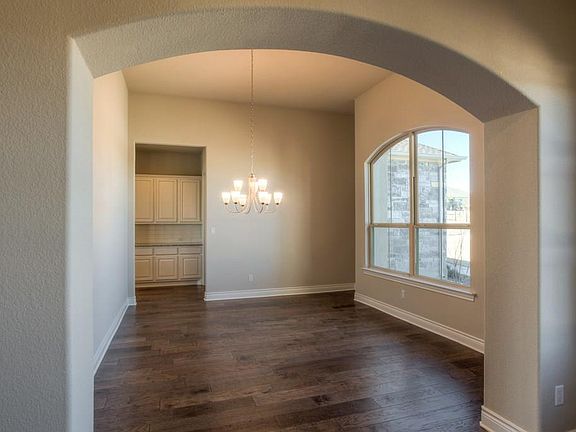 5th image of 3304 Vista Heights Dr