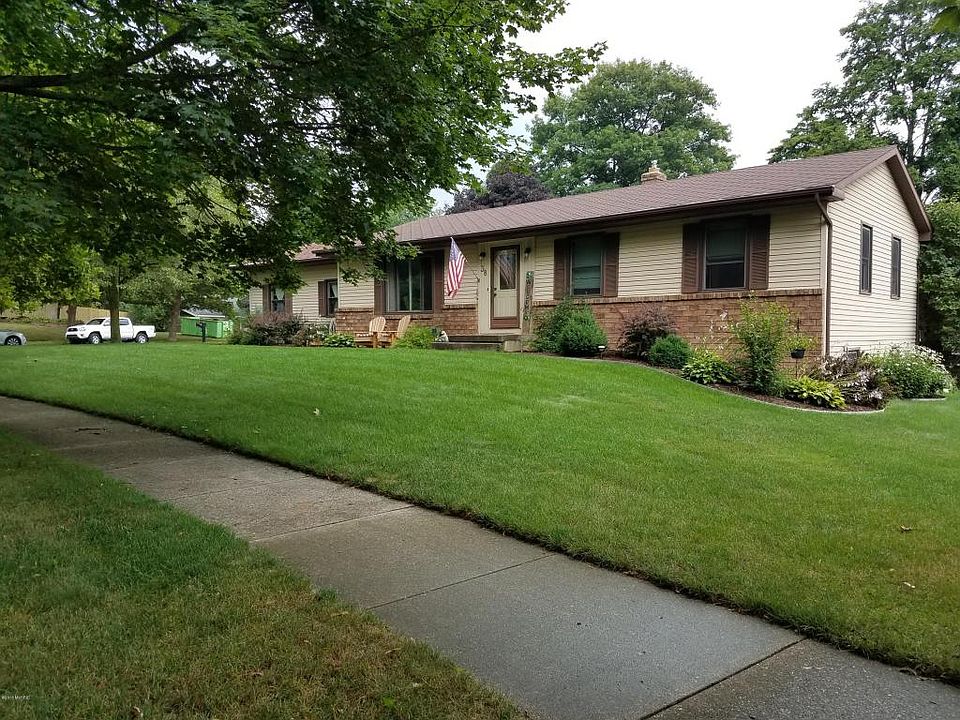 1st image of 38 Gibraltar Dr NE