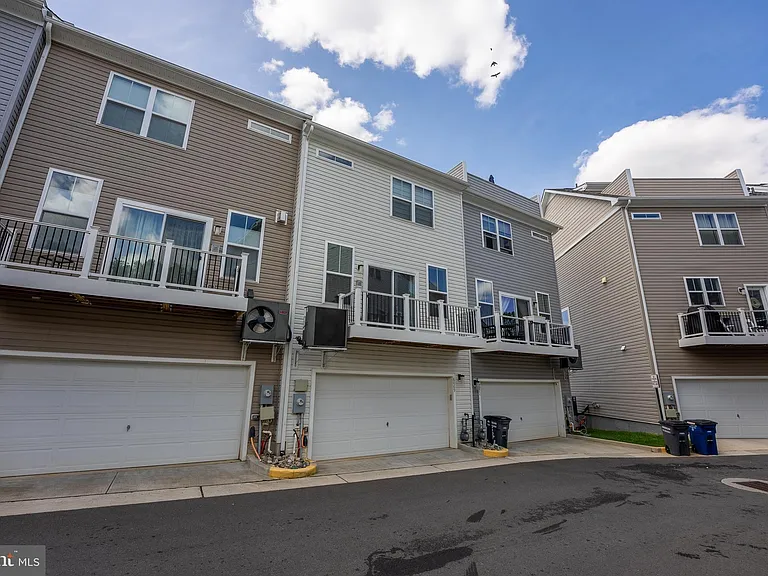 6069 Dreher Ct — Photo 23