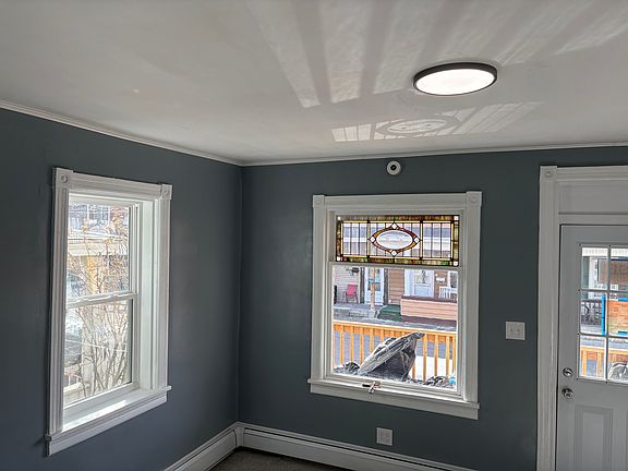 4th image of 15 W Franklin St
