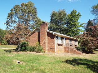 6220 Stanleyville Dr, Rural Hall, NC 27045