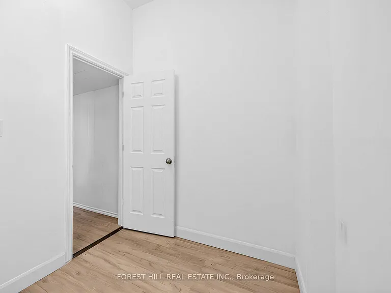 419 Dufferin St — Photo 15