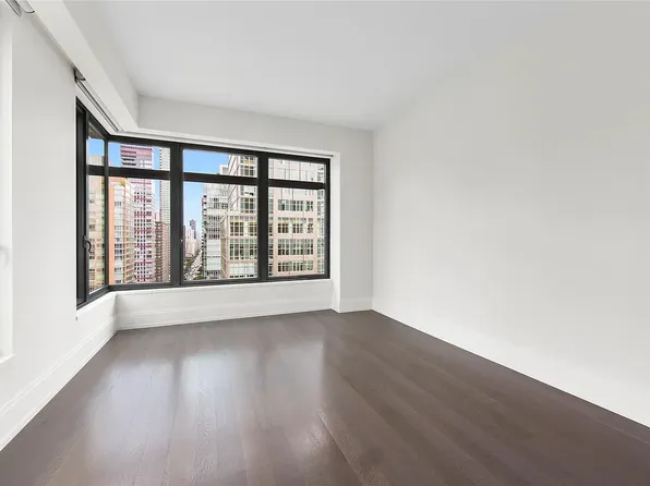 301 East 50th Street image 3 of 12