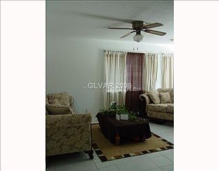 3rd image of 5827 Alcott Ave