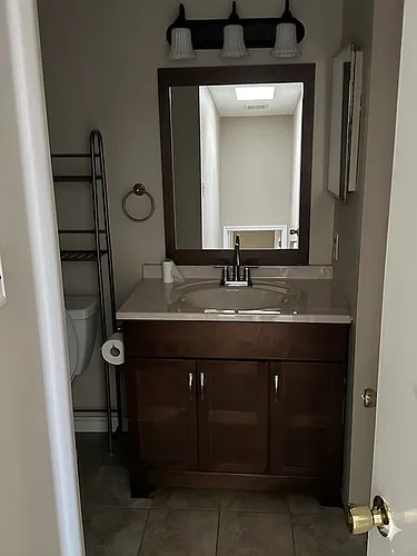262 London Ct Photo 1