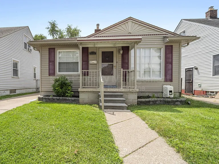 2121 Euclid St — Photo 1