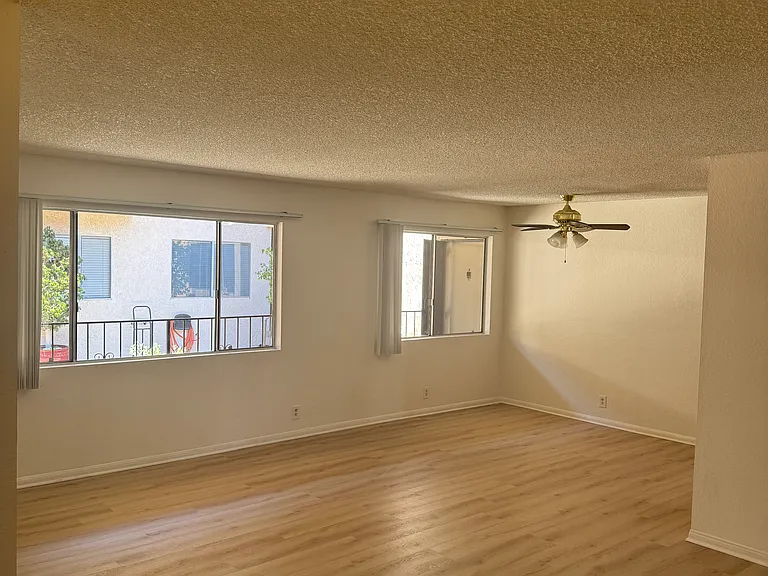 452 E Cypress Ave #C — Photo 1