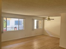 452 E Cypress Ave, Burbank, CA