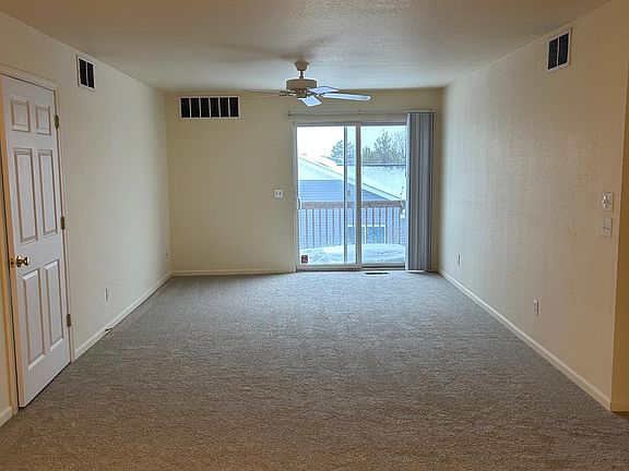 3rd image of 861 Glen Haven Cir