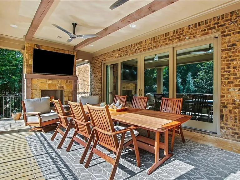 5265 Peachtree Dunwoody Rd — Photo 78