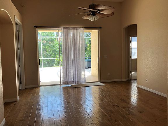 3rd image of 217 Salt Grass Pl