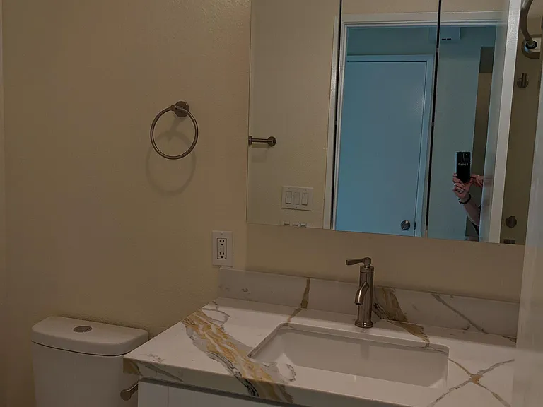5637 Lake Park Way #6 — Photo 21
