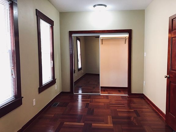 5th image of 1034 N Karlov Ave