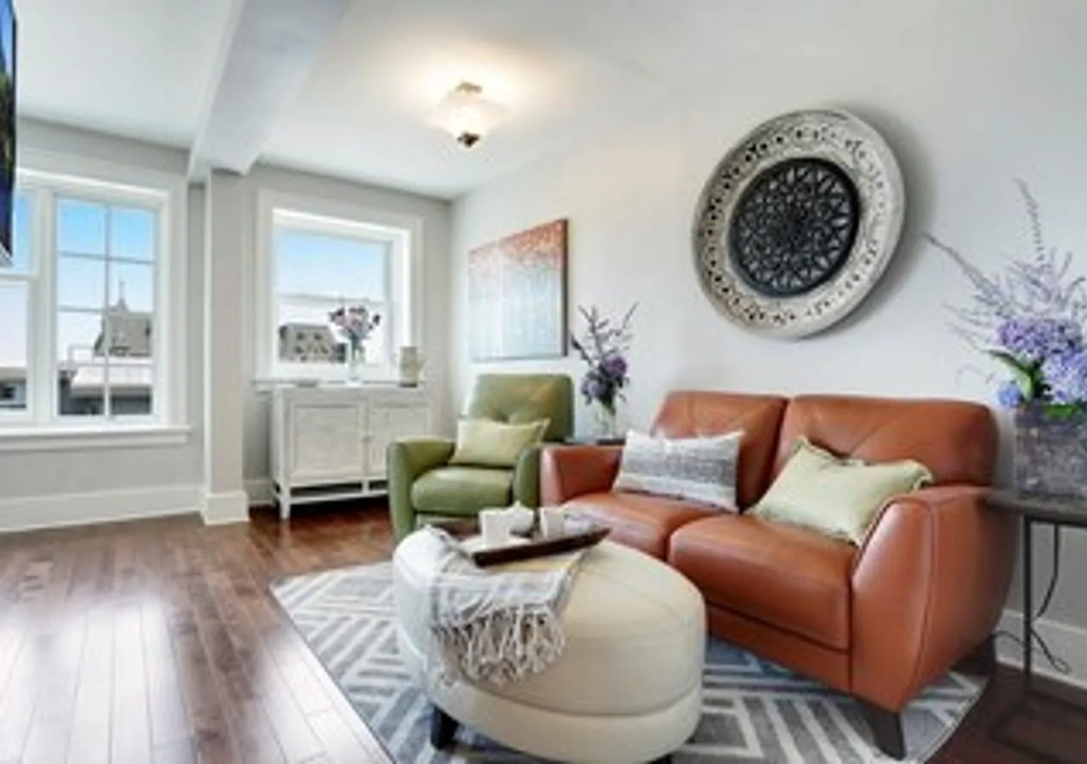 Townhouse Apartments — Photo 2
