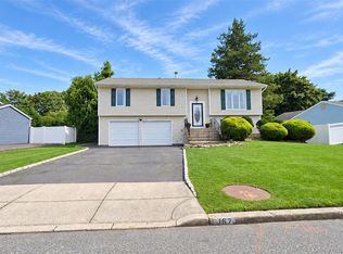 167 Glenmere Way, Holbrook, NY 11741