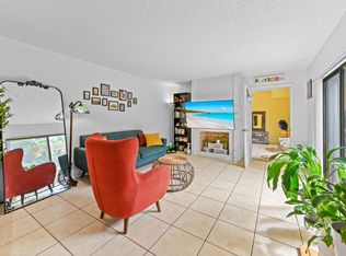 824 Springdale Circle, Palm Springs, FL 33461
