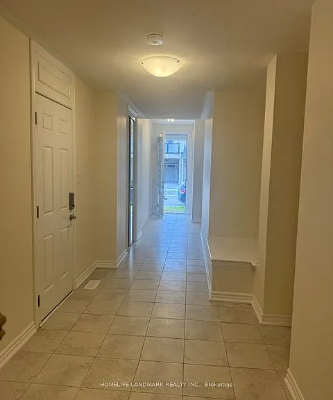 5 Thomas Frisby Jr Cres — Photo 11
